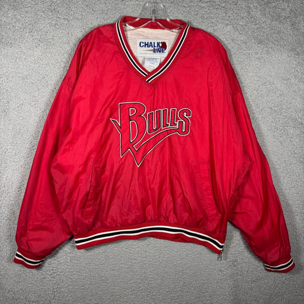 Vintage Chalk Line Chicago Bulls Mens XL Red Nylon V-Neck Windbreaker Pullover